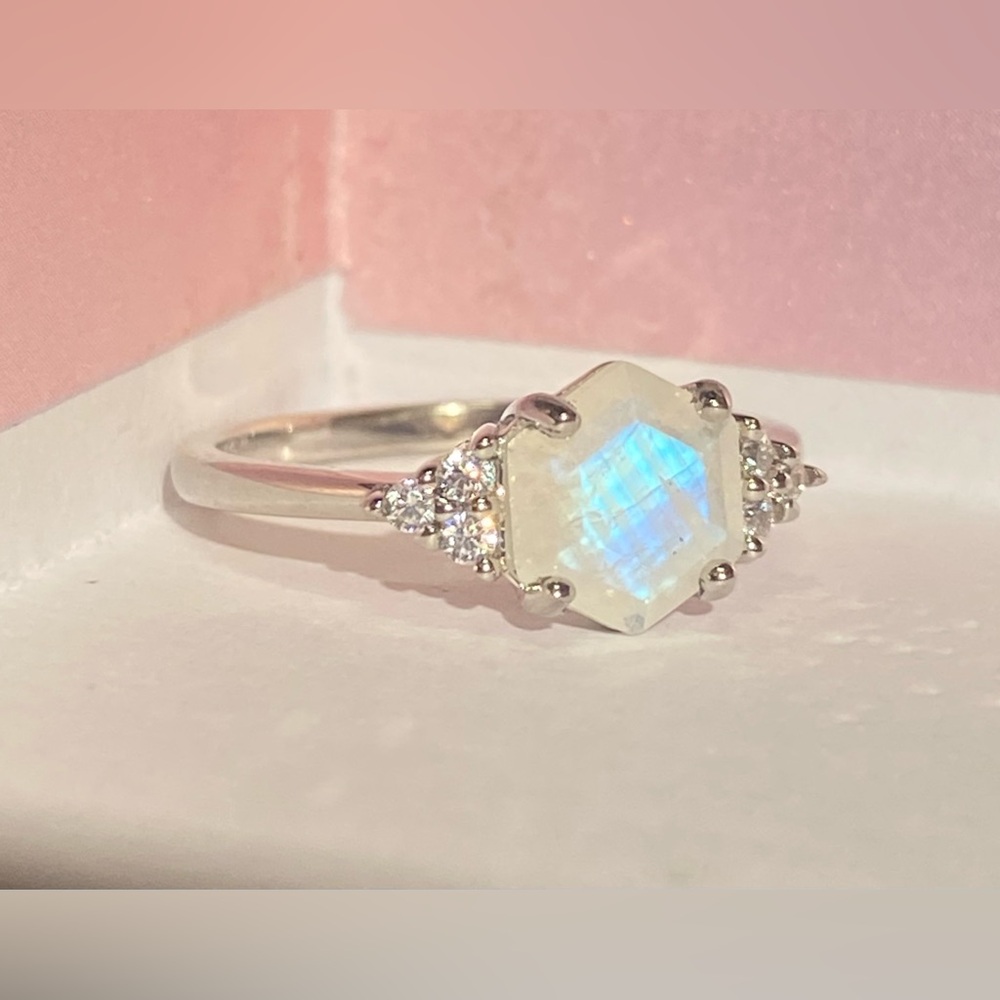 Moonstone Ring S925